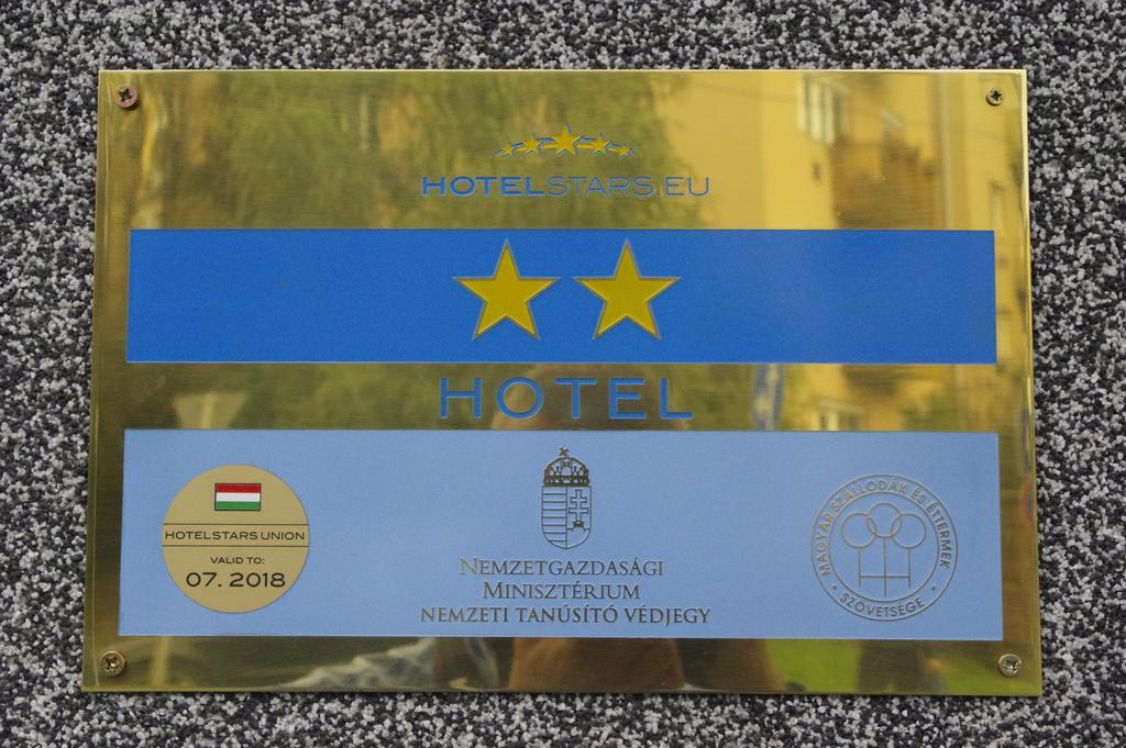 Hotel Vadaszkuert Superior Секешфегервар Екстер'єр фото